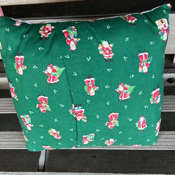 Vintage handmade Christmas pillow 12 in by 12 in - Picture 4 of 5